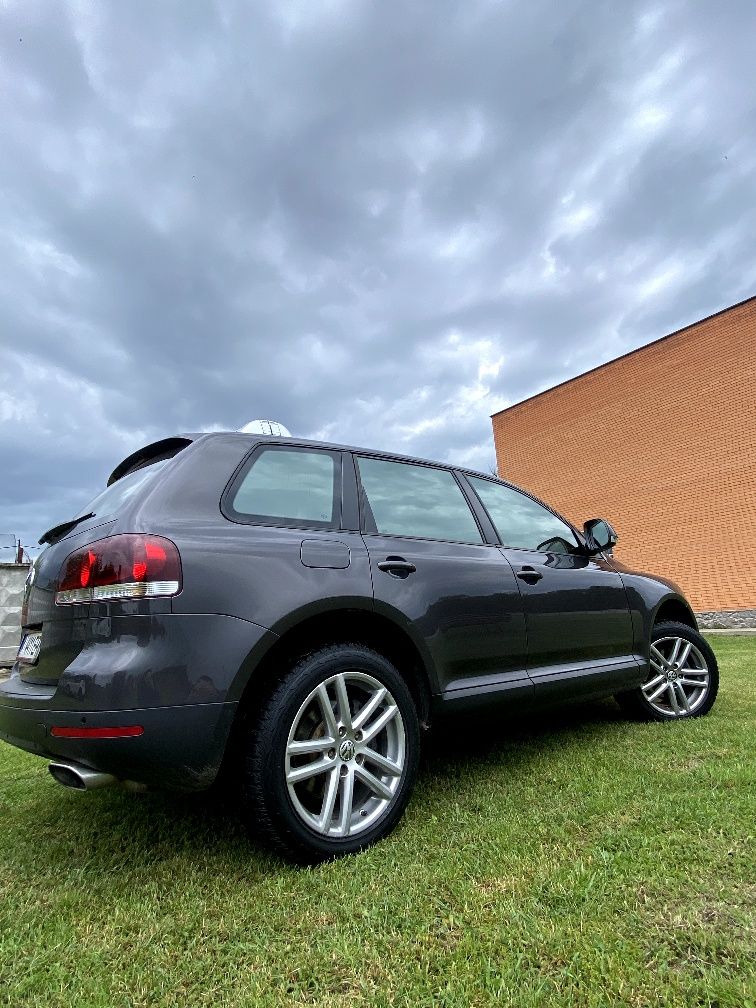 Продам чудовий автомобіль wv Туарег