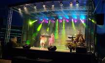 Scena atestowana 8m x 6m x 5m Szybki montaż mobilna z 2024r