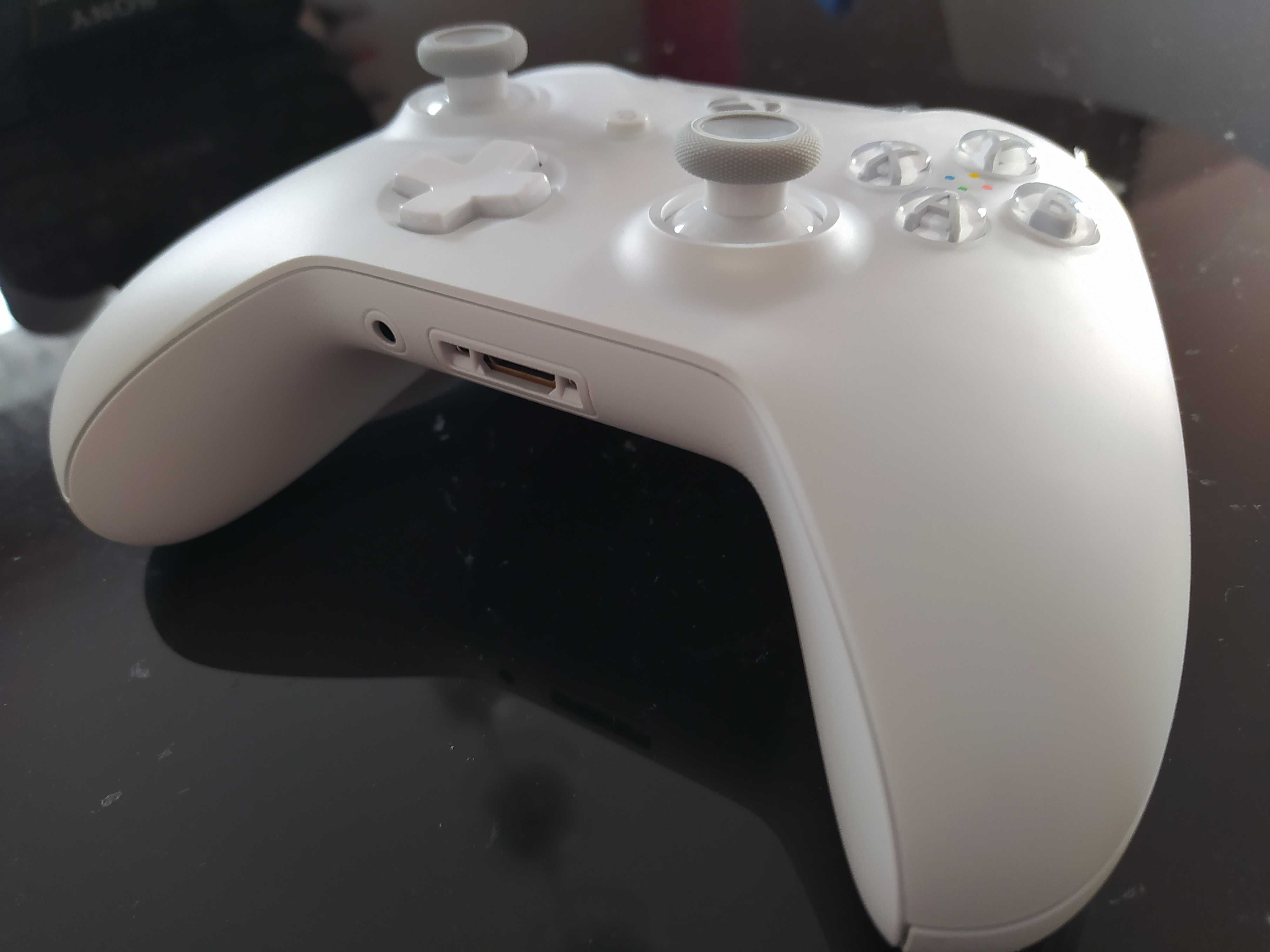 Pad od Xbox One X S Phantom White w pełni sprawny oryginał Nowy
