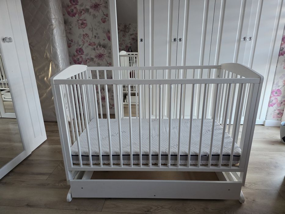 Łóżeczko z funkcją kołyski z materacem Rücken 120 x60