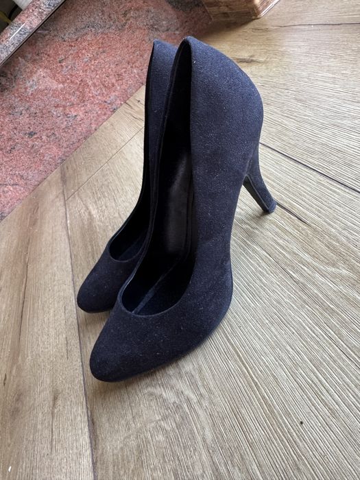 Szpilki czarne zamszowe