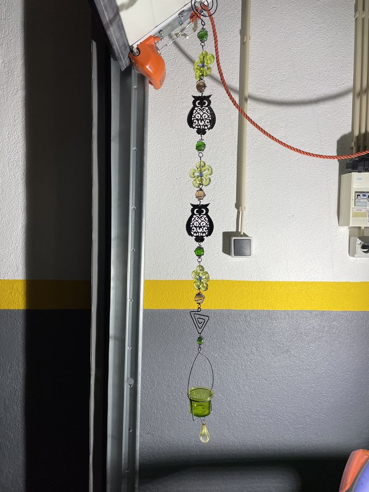 Porta vela pendente com mochos em ferro