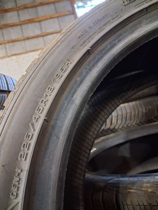 225/45 R18 Goodyaer Ultra Grip perfomance Резина б/у зима Комплект