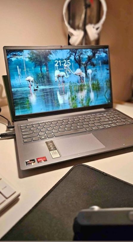 Laptop Lenovo ideapad 3 + dodatki