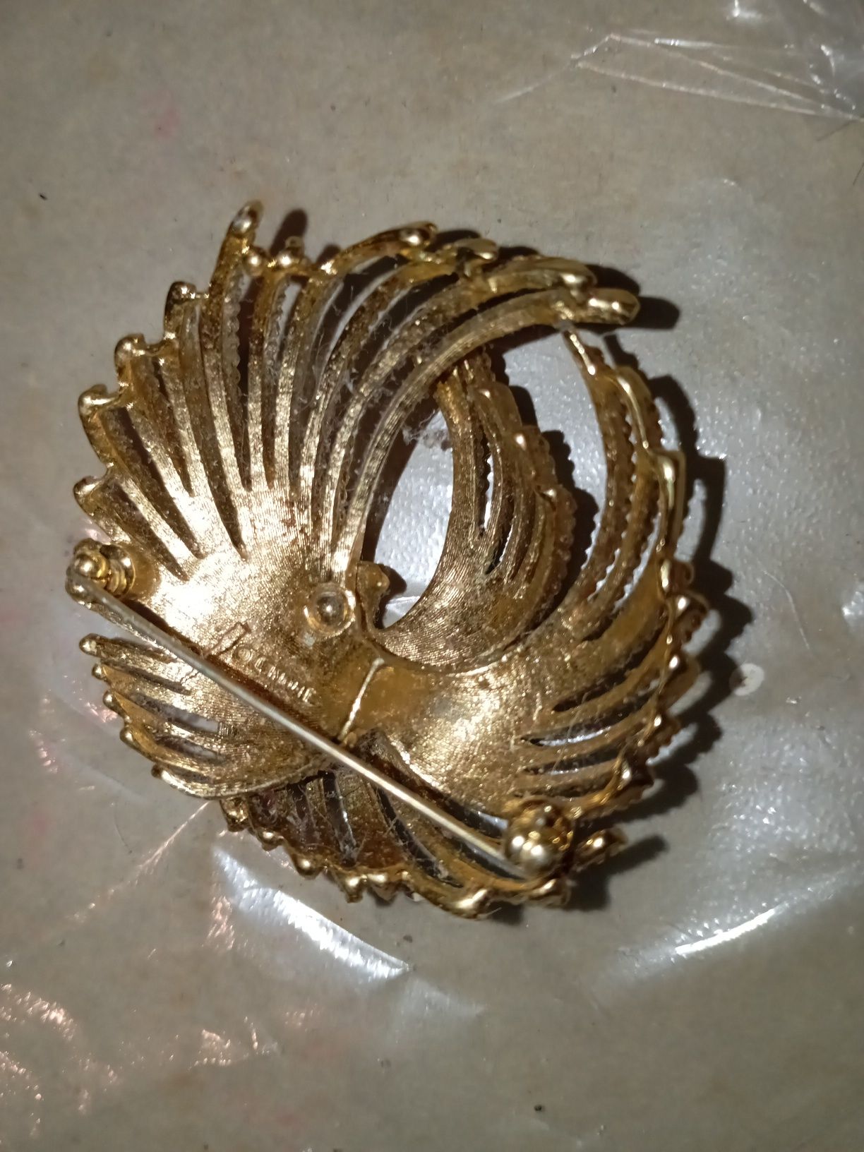 Presente de natal Alfinete vitage de senhora com marca do alfinete