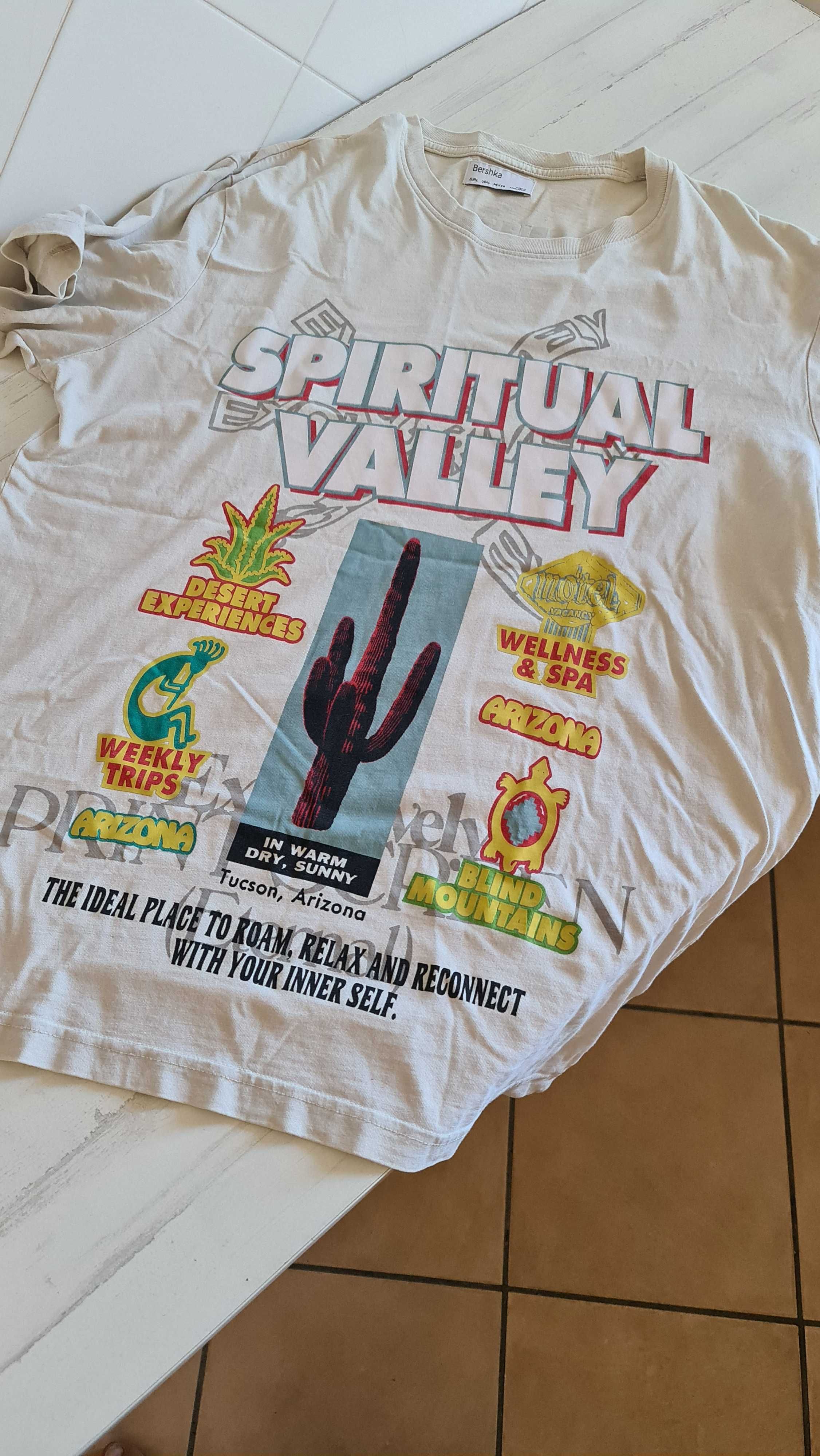 T-Shirt Bershka Spiritual Valley - Tamanho L