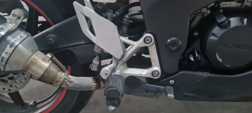 Honda CBR125R 2016 – Revisão Feita, Pneu Novo, Bom Estado