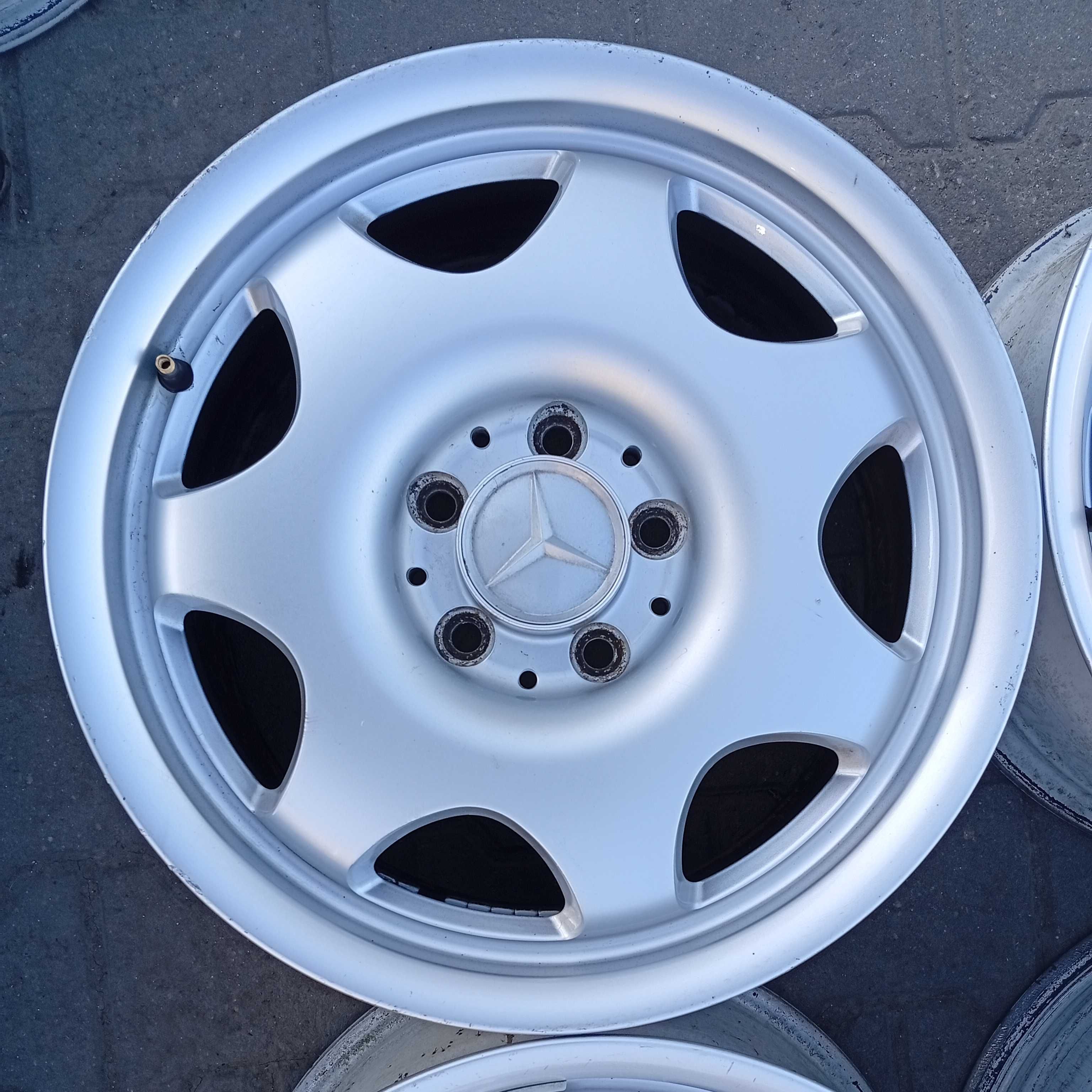 Felgi aluminiowe Mercedes 5x112 7,5Jx16 ET42 Nr.135