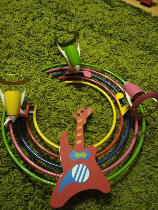 Kolorowy żyrandol dziecięcy gitara nuty 3xE14