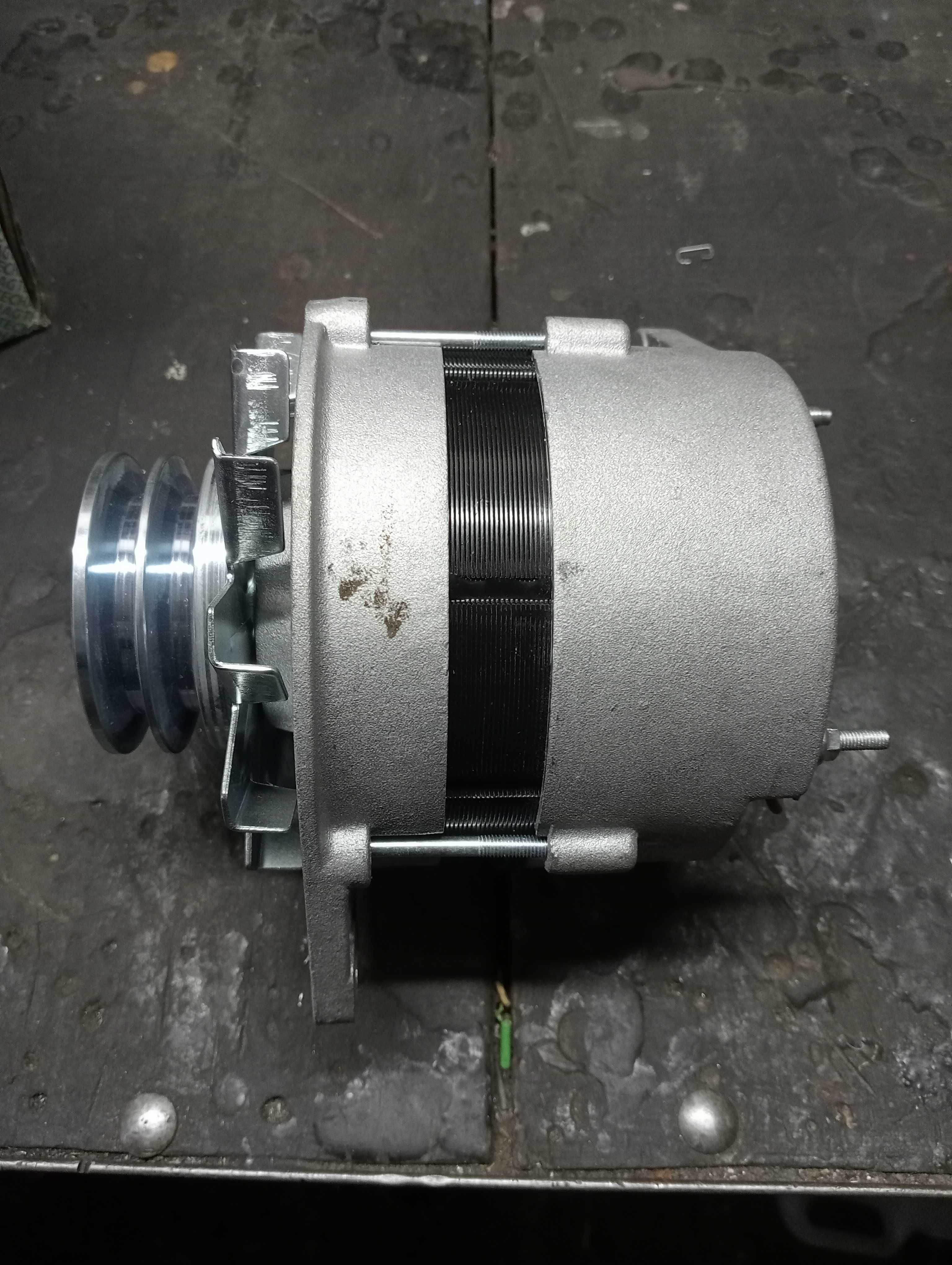 Alternator ursus c385 12v 70A