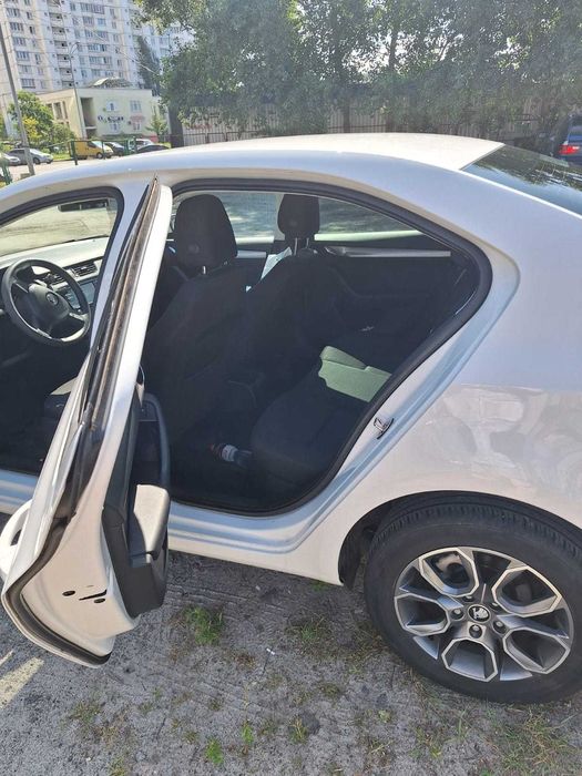 Шкода Октавія А7 в гарному стані