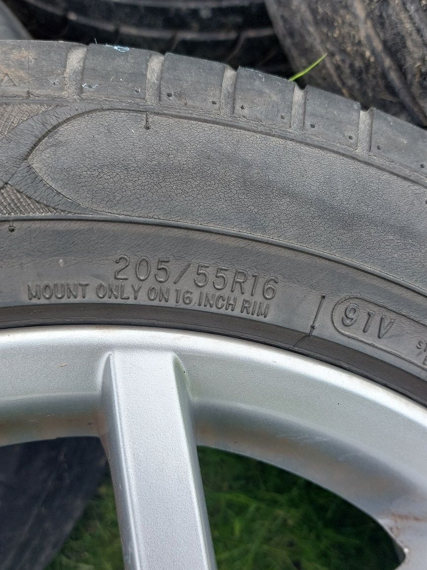 Alufelgi 16 sprzedam pilnie.
