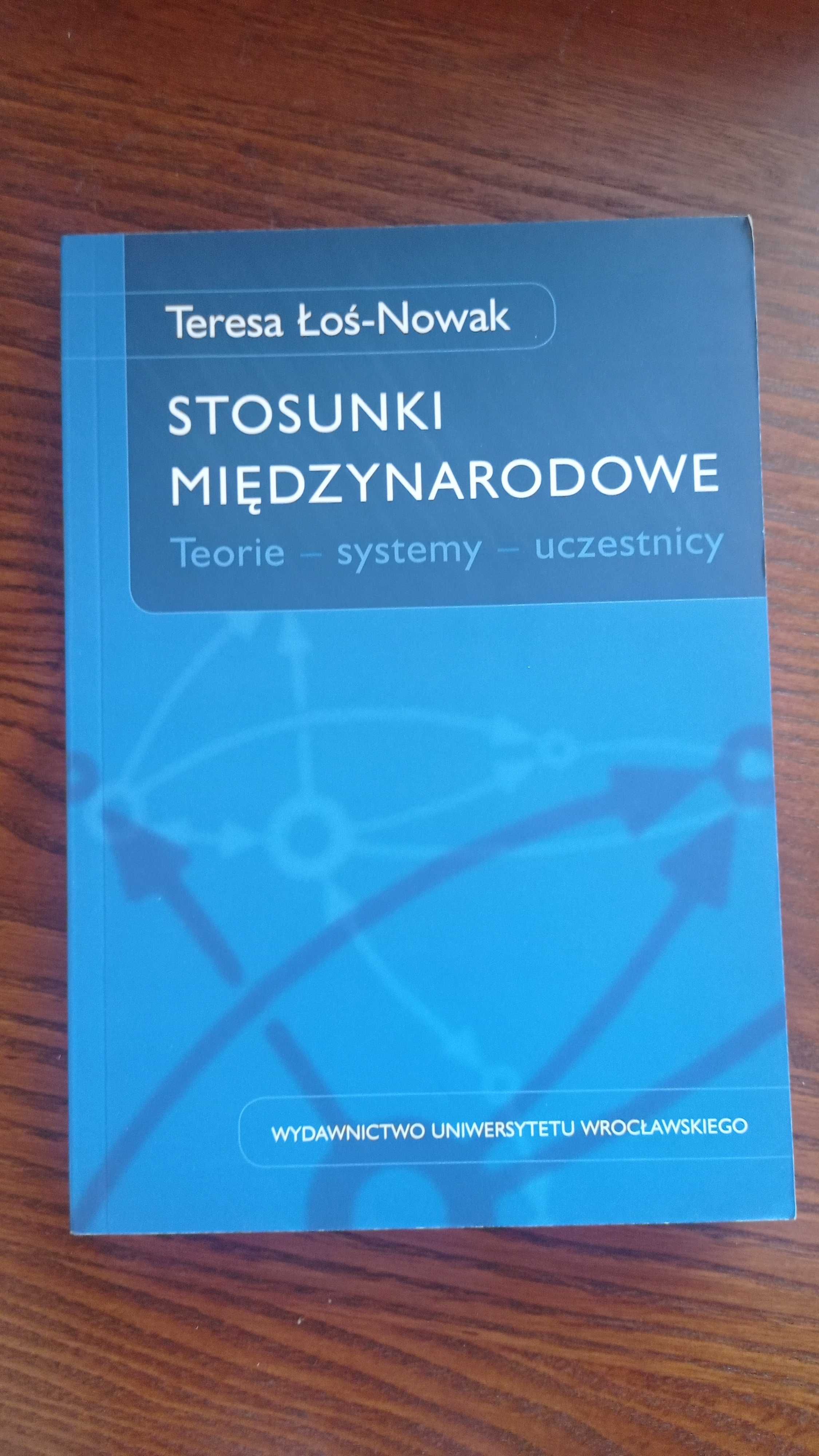 T. Łoś - Nowak - Stosunki międzynarodowe