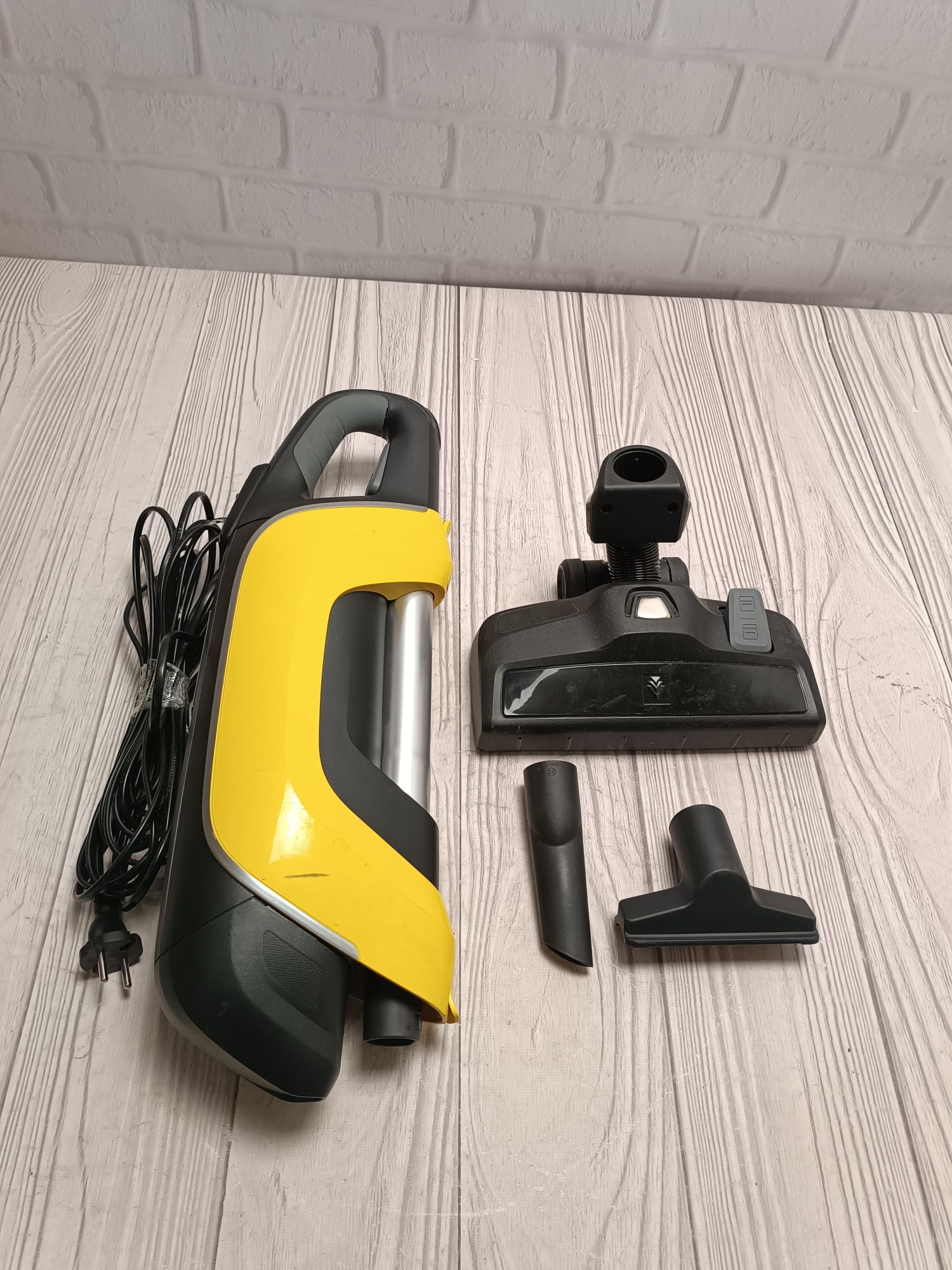 Karcher VC 5 ручний пилосос