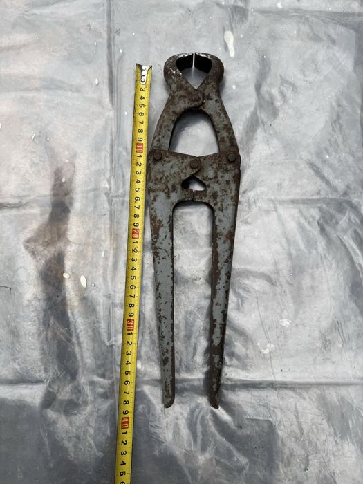 Продам щипці для обрізання копит