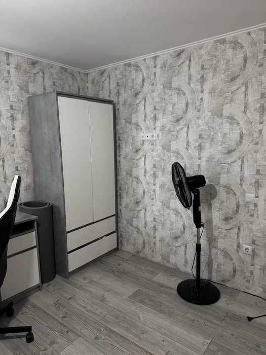 просторий будинок 228 м² з цокольним поверхом та  ділянкою 23 сотки