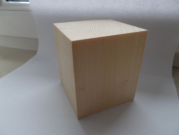 Kostka klocek sosna 9x9x9 cm podstawka pod modele figurki dioramy itp