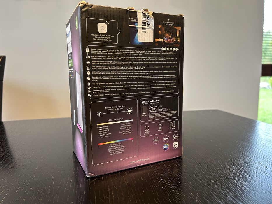 Kinkiet Zewnętrzny Firmy Philips Hue Outdoor Wall Light Resonate