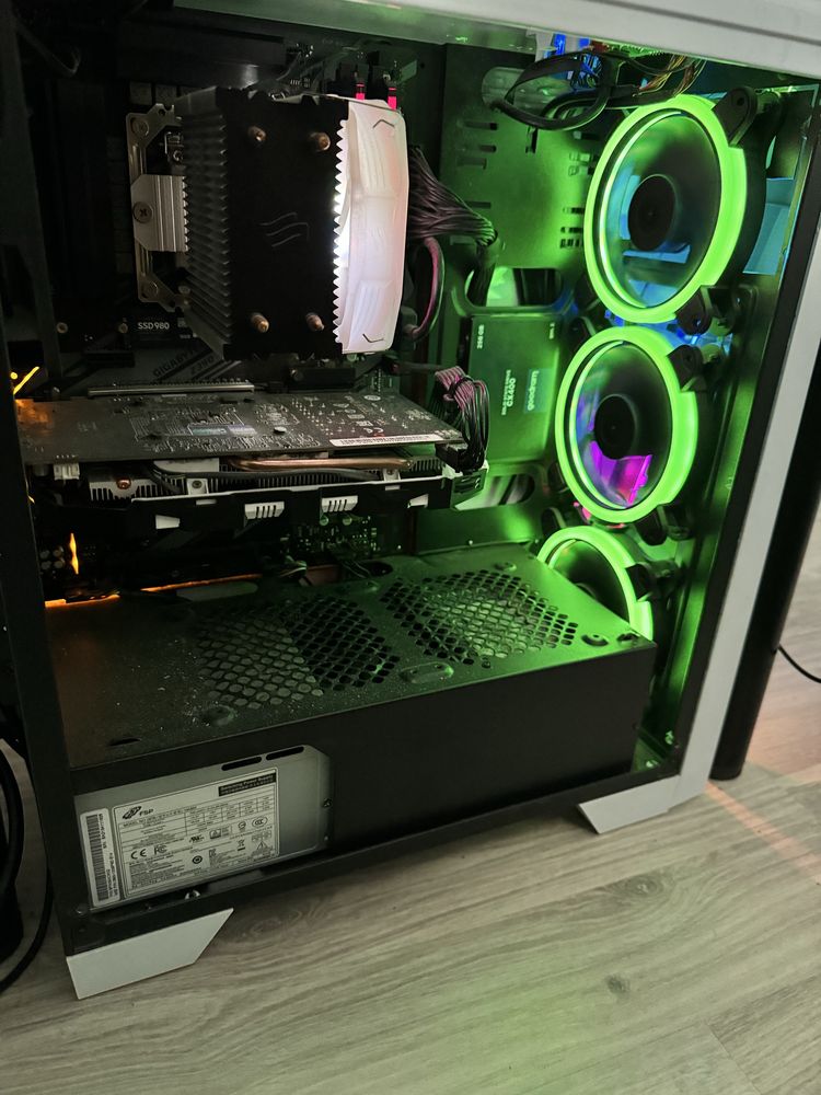 Sprzedam komputer z monitorem