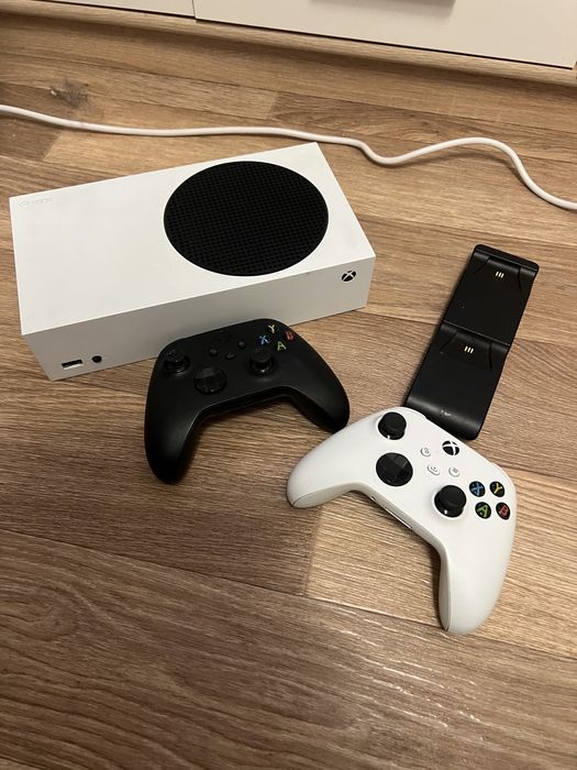 Xbox series S 512gb + 2 геймпади + док-станція