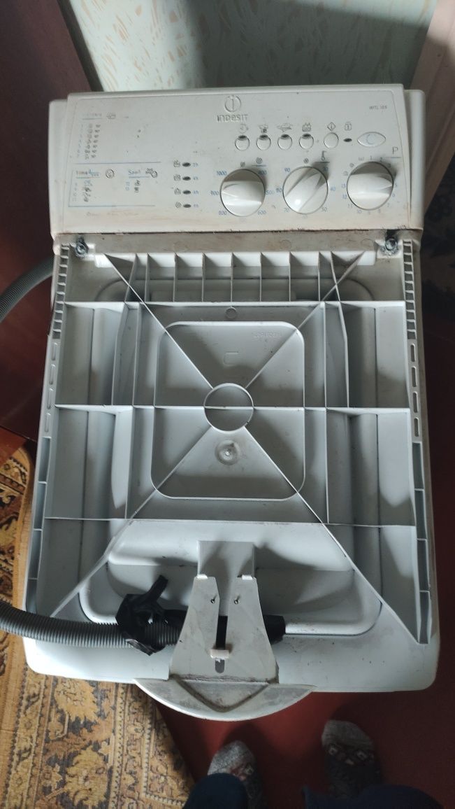 Пральна машинка Indesit Witl 105 (Wisl 105)