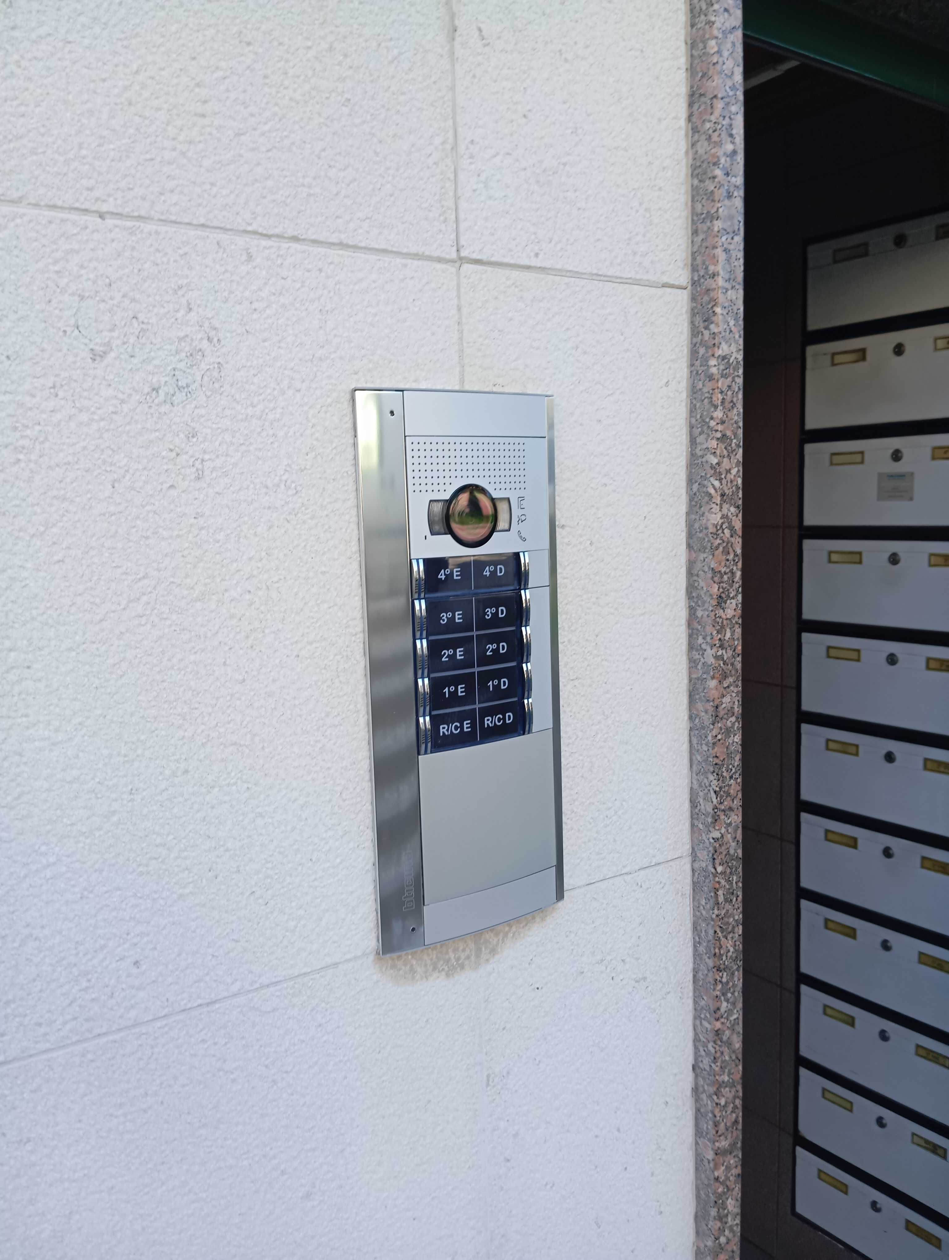 Vídeo Porteiro WIFI Comelite Bticino E Fermax(Prédio e moradia) Loures
