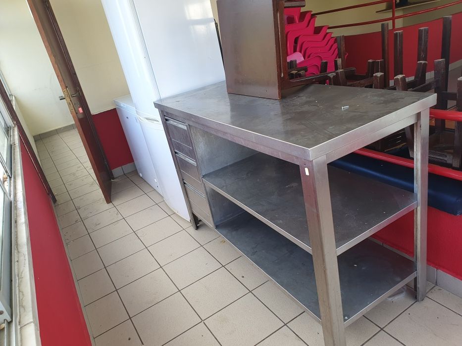 Balcão em Inox com gavetas