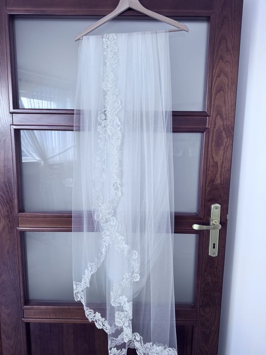 Welon ślubny z cyrkoniami