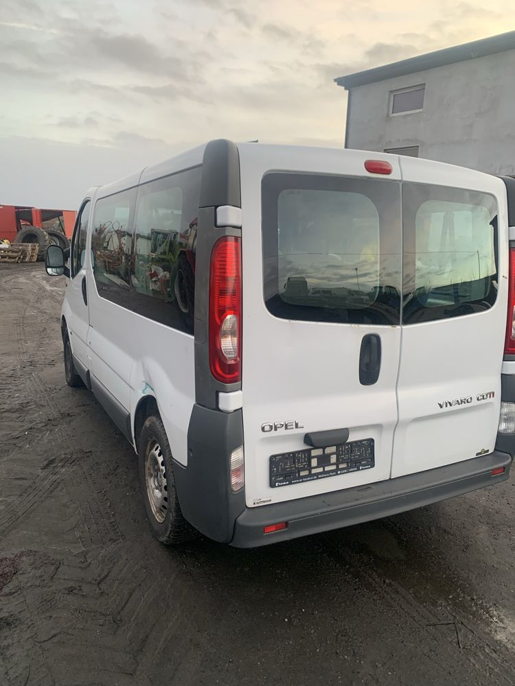 Opel vivaro 2.5 9 osobowy