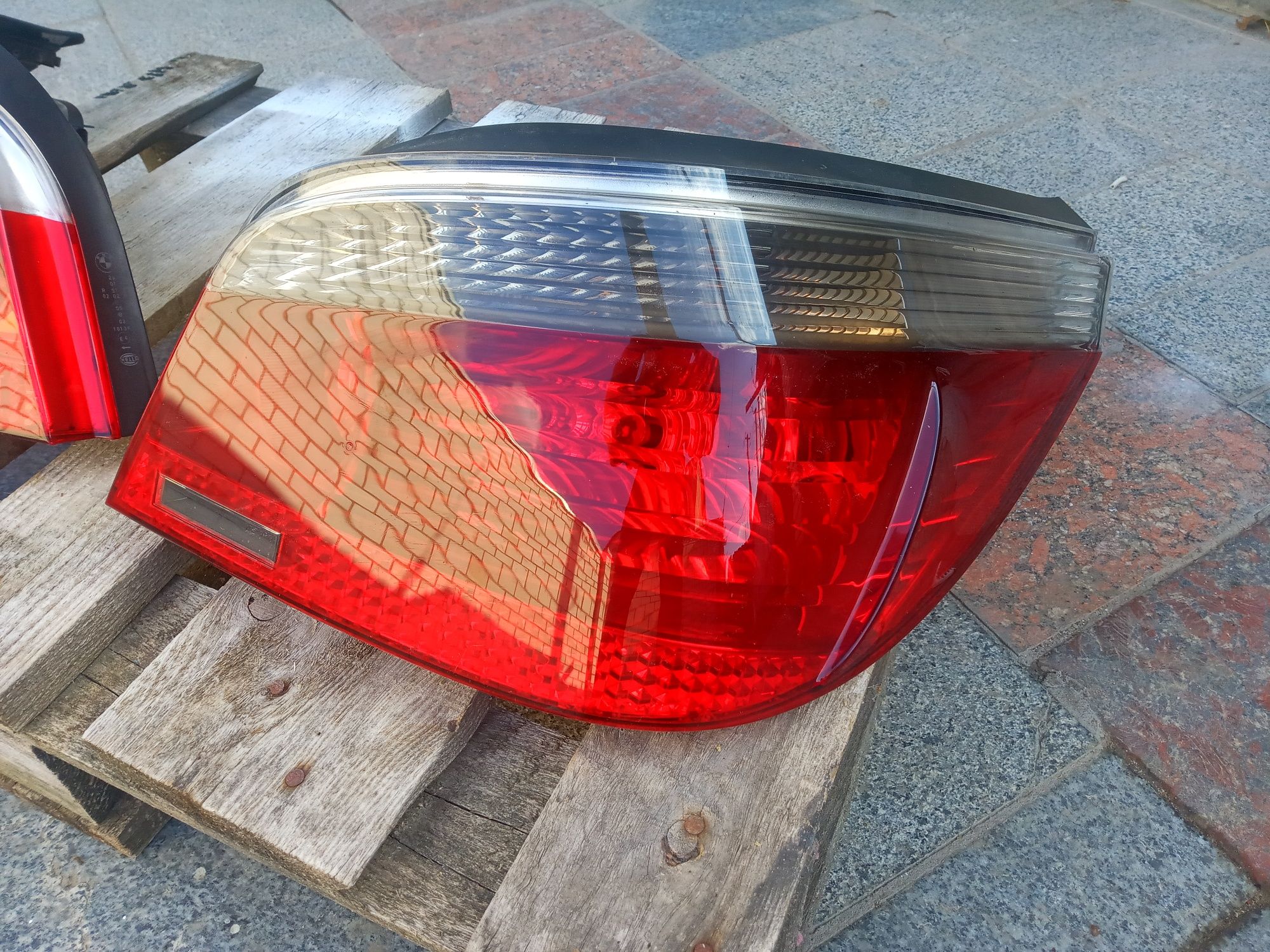 Задние фонари фары BMW e60 е60 дорест в отличном состоянии