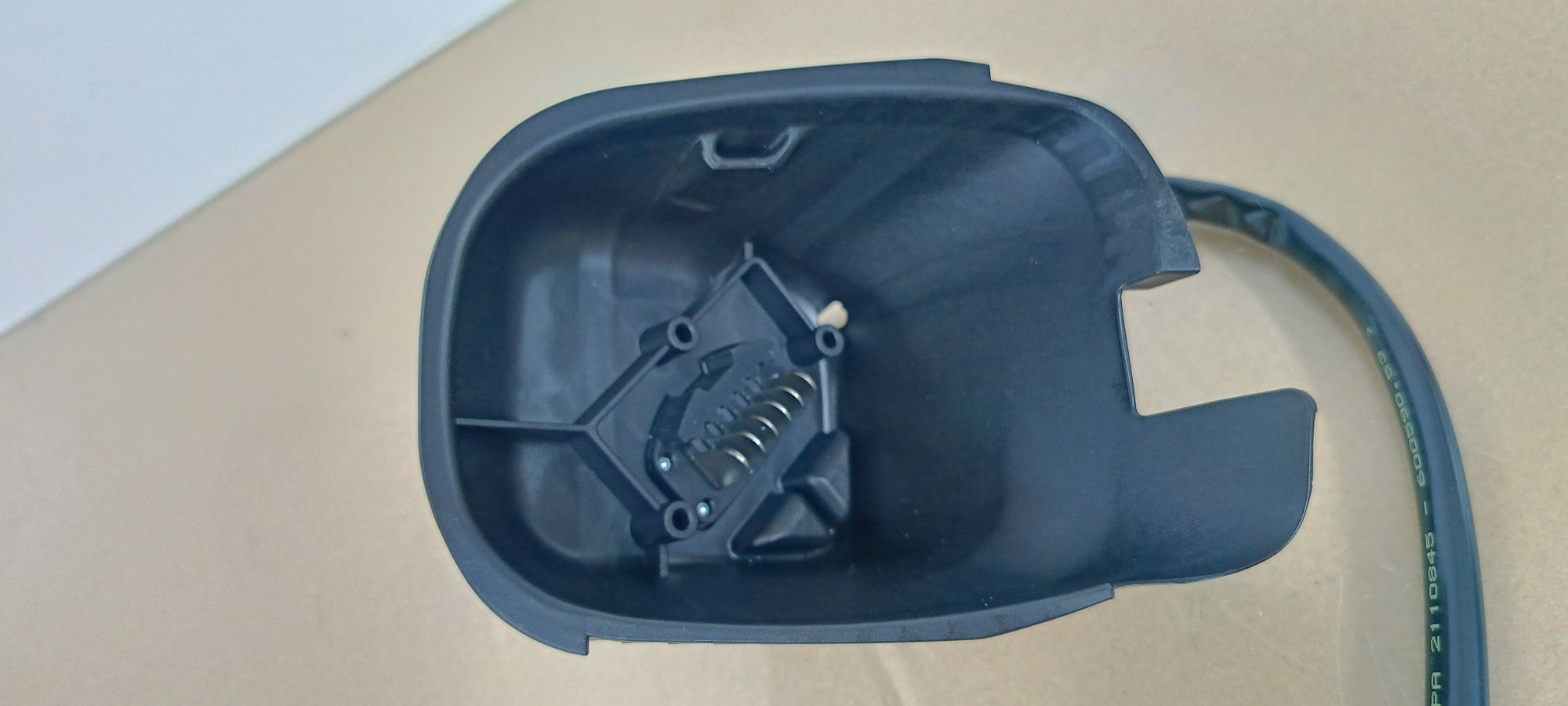 Gniazdo baterii Specialized Vado,  Como