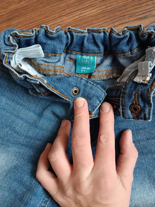 Spodnie chłopięce r.104