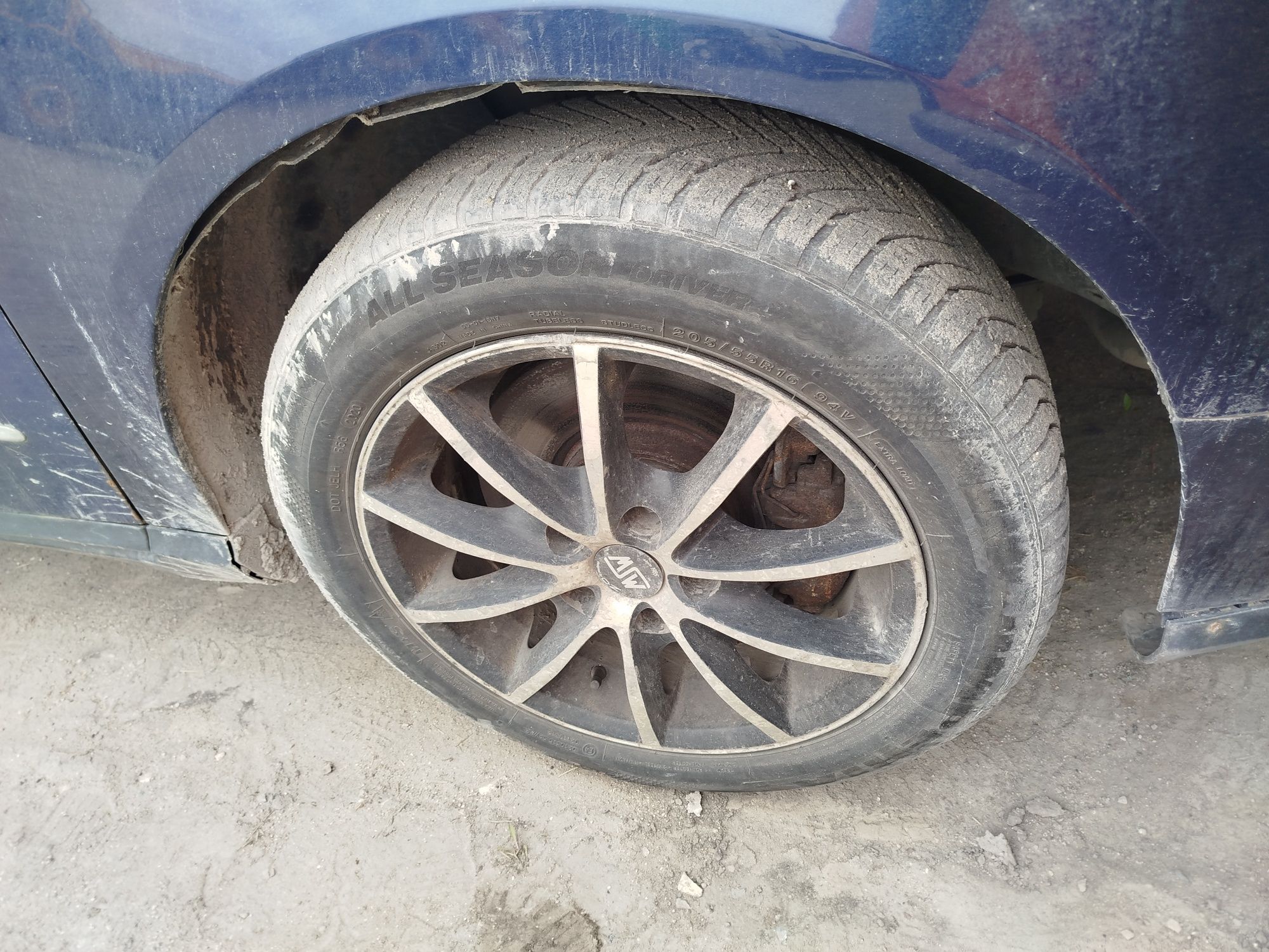 Passat B6 Koła alufelgi z oponami 16 cali wielosezonowe wysyłka