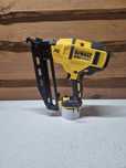 DeWalt Gwoździarka/Sztyfciarka DCN660