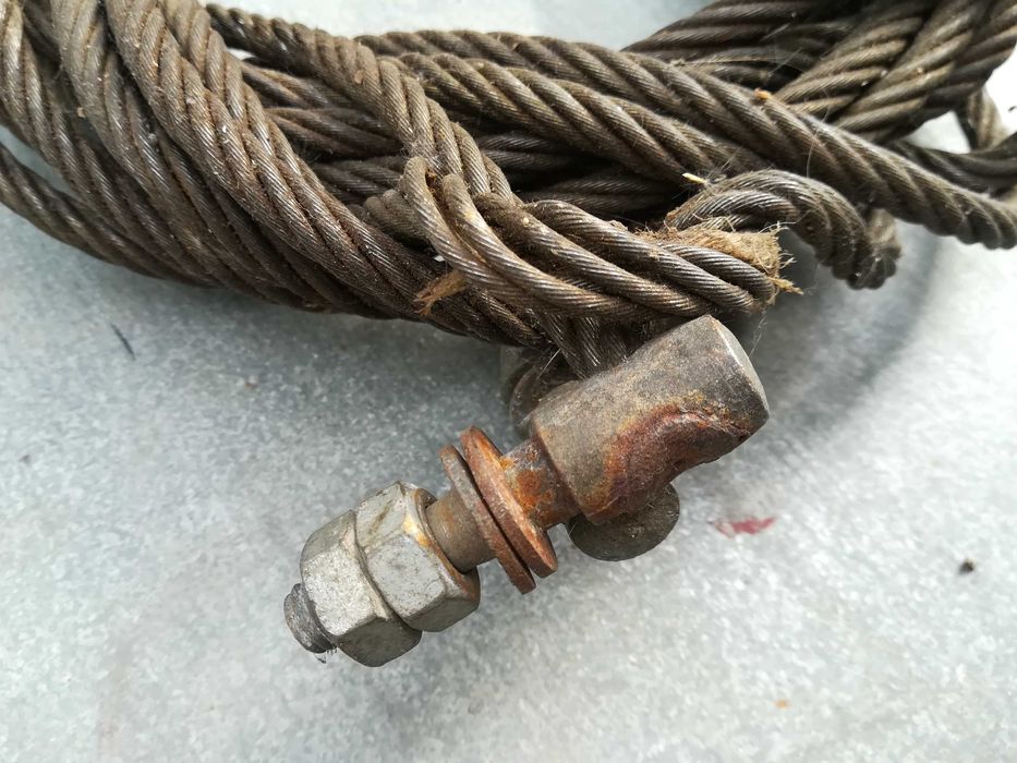 два стальных троса 8 мм толщина