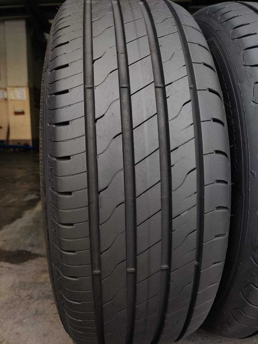 R18 235 60 шини літні Goodyear Efficient Grip Performance2 преміум