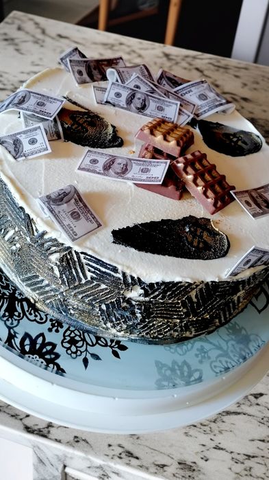 Торт на заказ медовик, наполеон, пьяная вишня, птичье молоко, бисквит