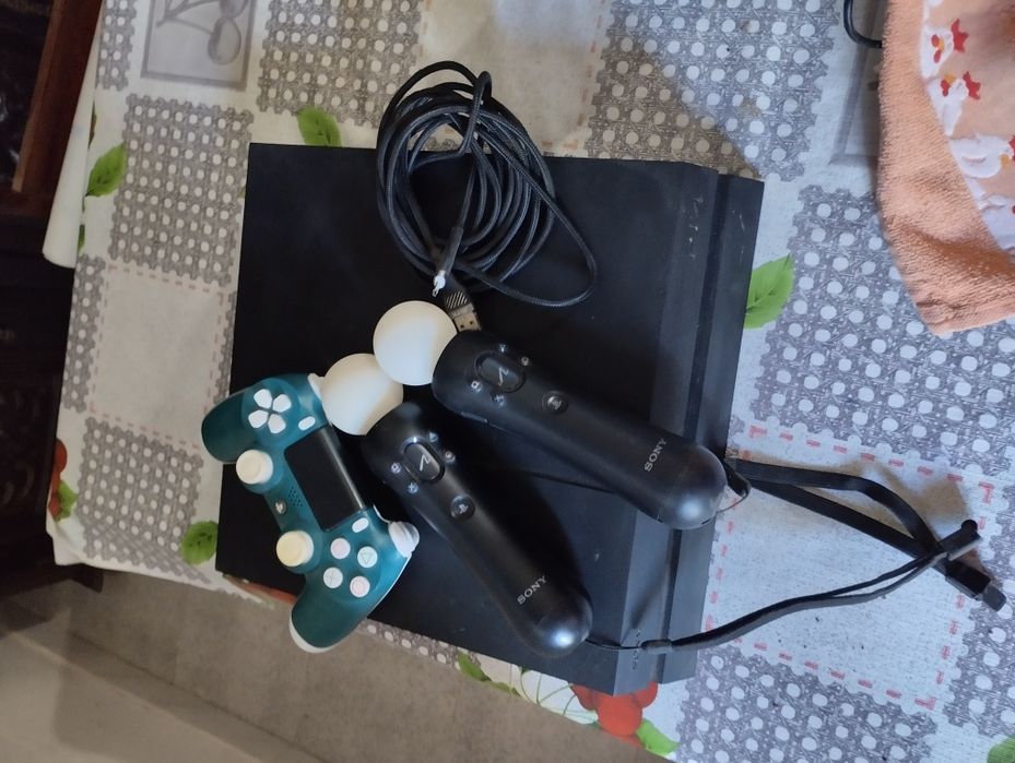 PlayStation 4 com comando move