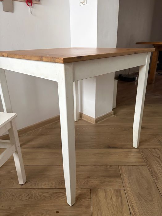 Stół kuchenny Ikea (plus opcjonalnie 3 krzesełka kuchenne)