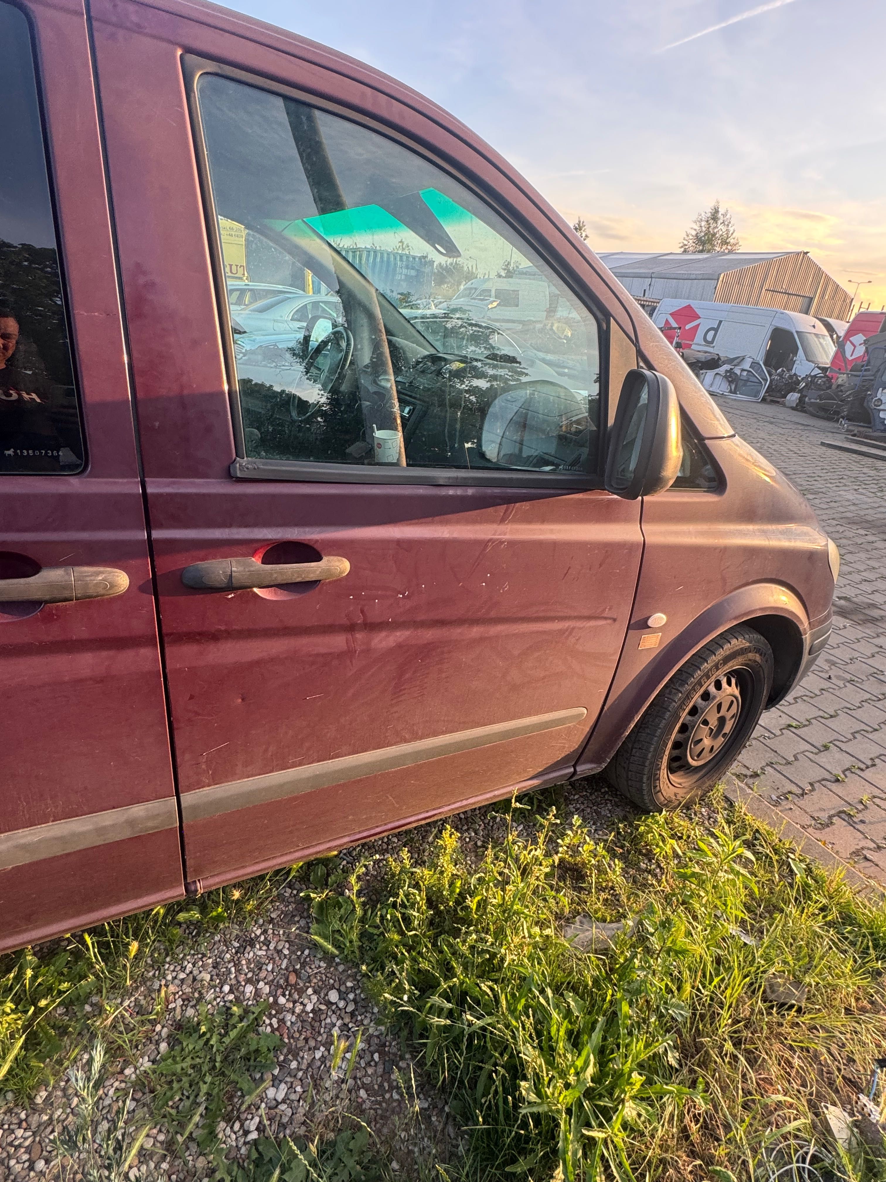Mercedes vito 639 drzwi przód 3583