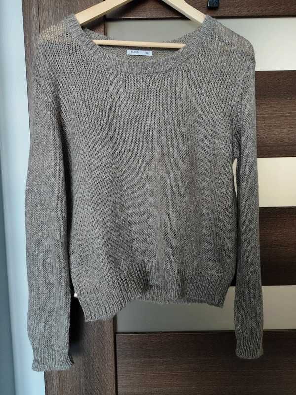 Brązowy sweter yups