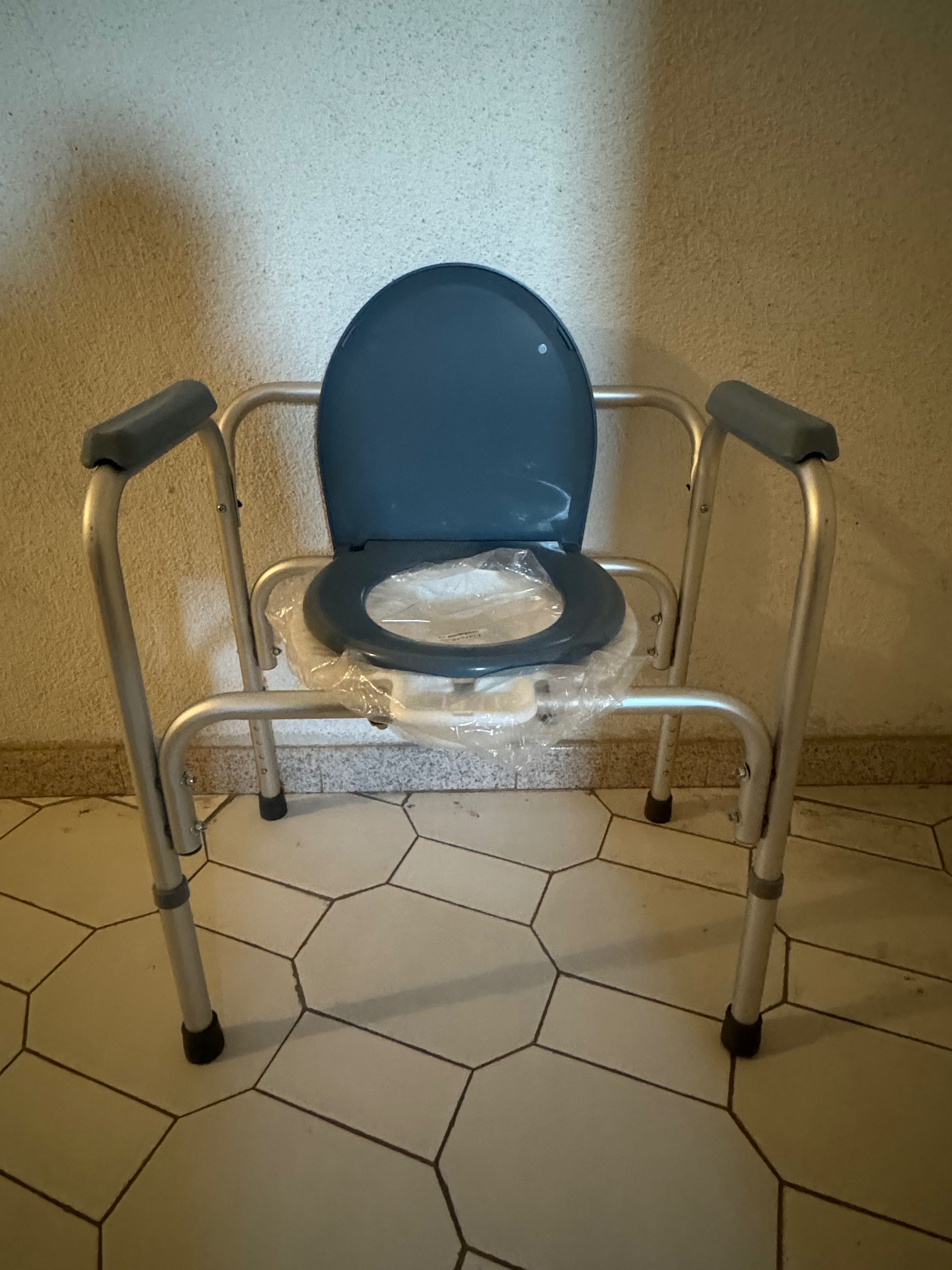 Cadeira Sanita Médica Nova