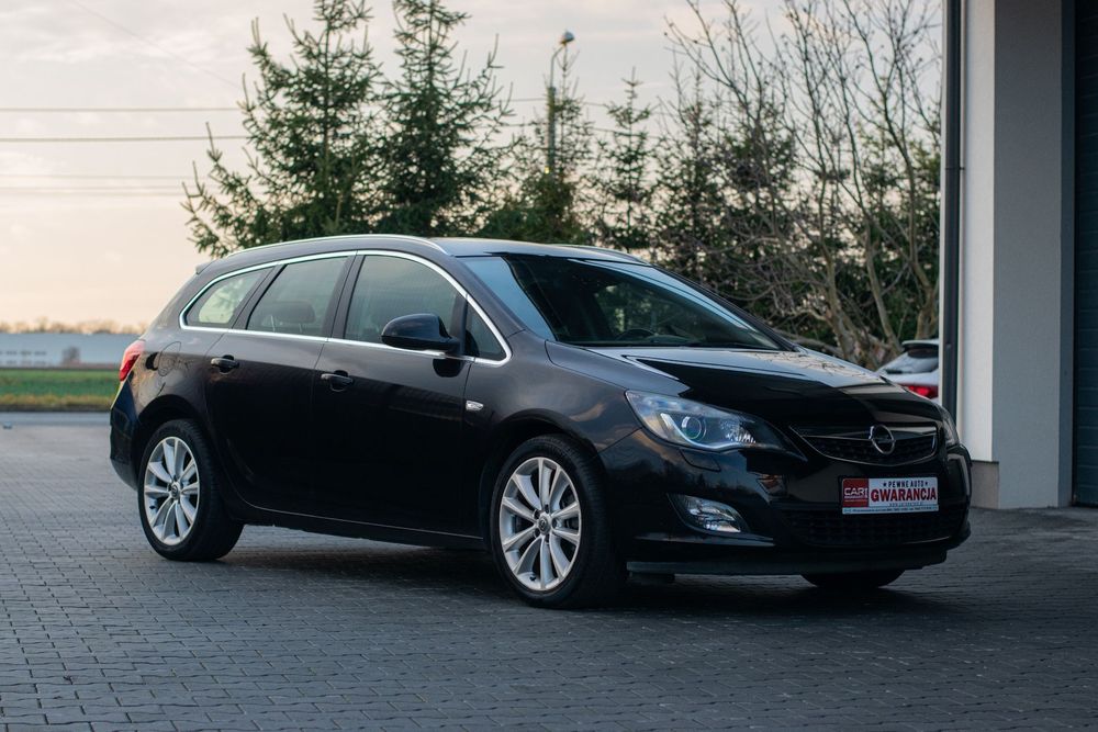 Opel Astra Opel Astra Sports Tourer • 2011 • 1.7 CDTI • 110 KM • Manual • Belgia