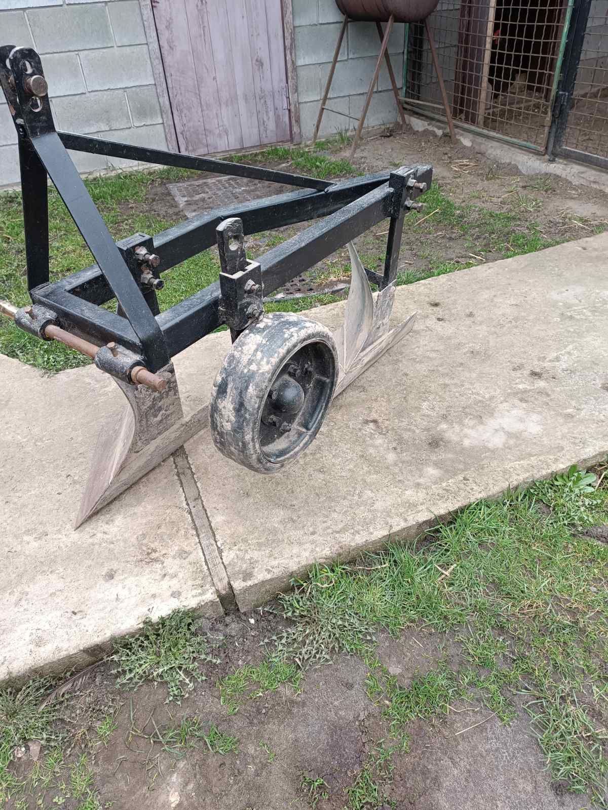 Продам тракторця.