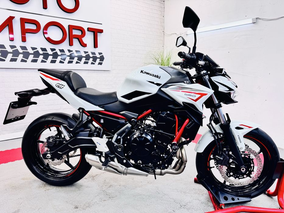 Мотоцикл Kawasaki Z650 2022 рік в оригіналі з Японії