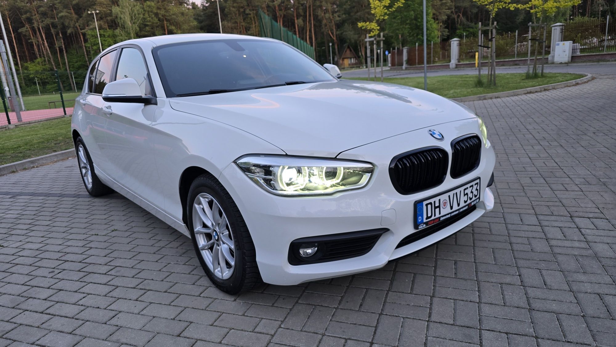 Bmw 1 F20_Automat_2.0d_5Drzwi_Biała_2019r_Stan idealny