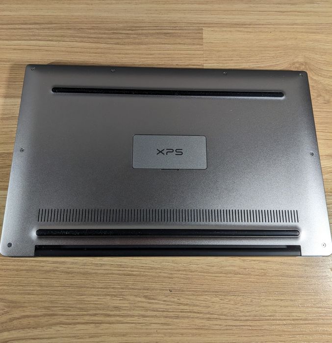 Ноутбук Dell XPS 13" 9360, i5 6200U, 8Gb ОЗП, 256Gb SSD