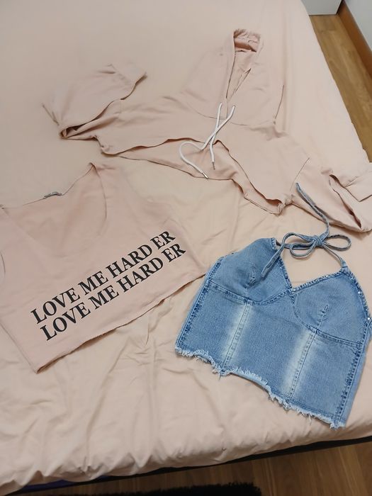 T-shirts e tops variados