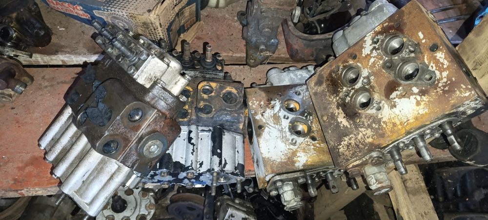 Розподільник Р100 МТЗ ЮМЗ  екскаватор