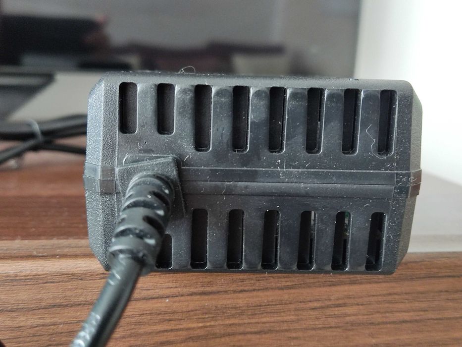 Ładowarka z wentylatorem 36 (42) Volt 2A